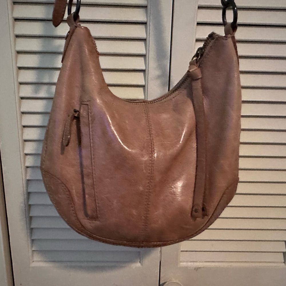 SALE! Excellent condition Frye Melissa Handbag in Convertible style